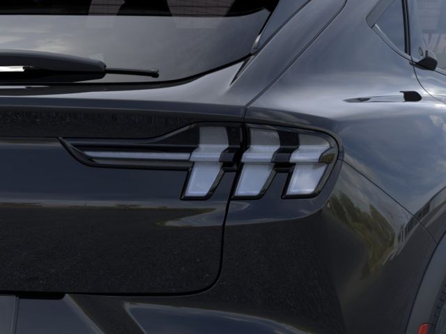 New 2026 Shadow Black Ford Select image 21
