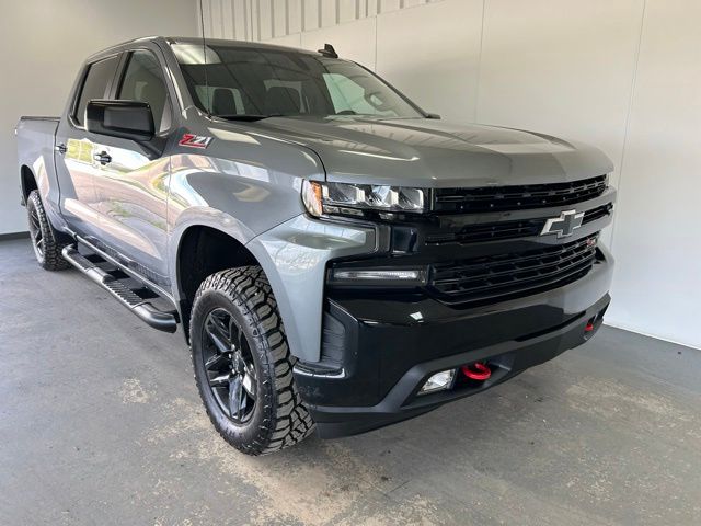 Gray 2019 Chevrolet Silverado 1500 LT Trail Boss Crew Cab 4WD Pickup Truck Four-Wheel Drive 8-Speed Automatic