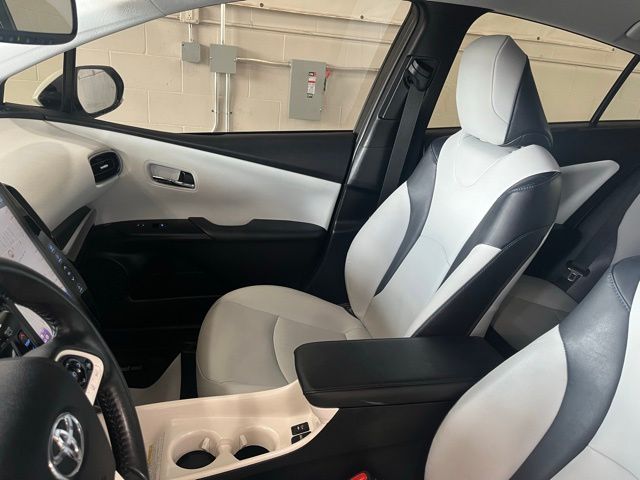 2018 Toyota Prius Four Touring photo
