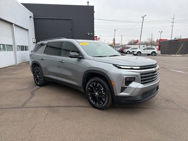 2025 Chevrolet Traverse LT FWD