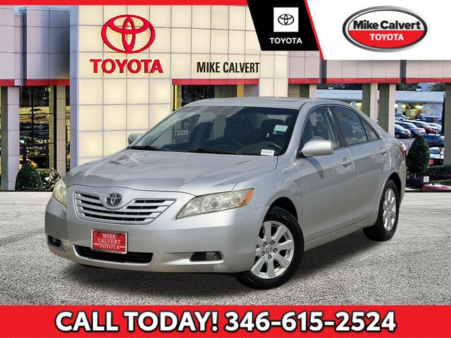 Classic Silver Metallic 2009 Toyota Camry XLE Sedan Front-Wheel Drive 5-Speed Automatic Overdrive