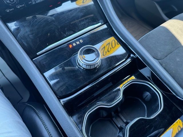 Used 2022 White Jeep Altitude image 26