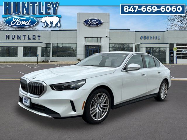White Metallic 2025 BMW 5 Series 530i xDrive Sedan All-Wheel Drive 8-Speed Automatic