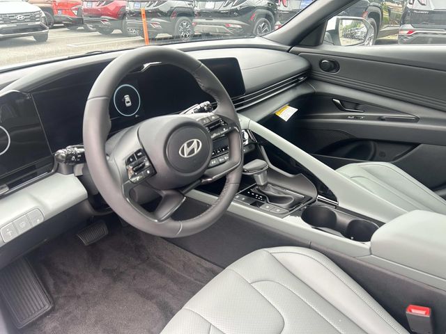 2025 Hyundai Elantra Hybrid - Image 12