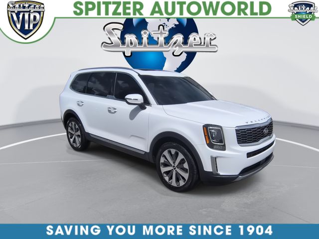 Used 2021 White Kia S image 2