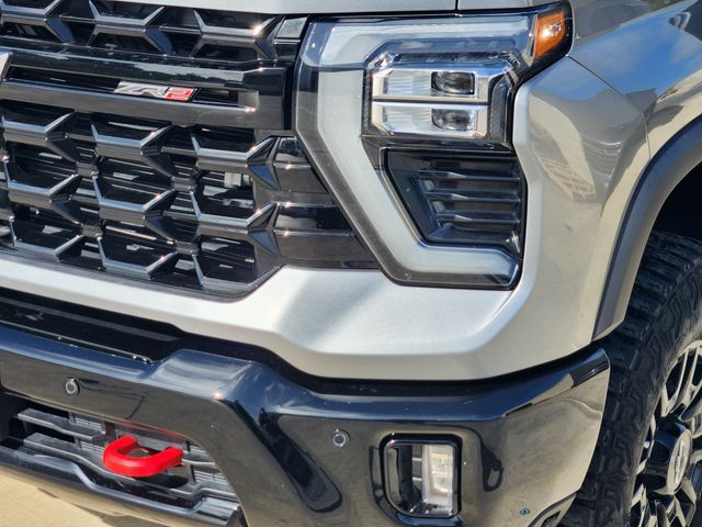 2025 Chevrolet Silverado 2500HD ZR2 - 8