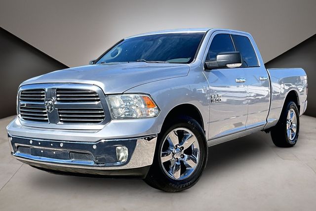 Bright Silver Clearcoat Metallic 2018 RAM 1500 Pickup Truck Four-Wheel Drive 8-Speed Automatic