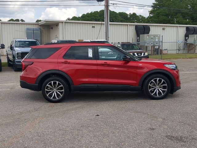 New 2026 Rapid Red Metallic Tinted Clearcoat Ford ST-Line image 14