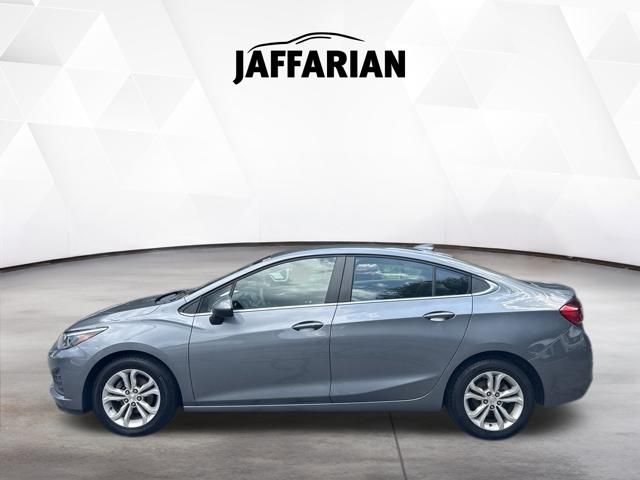 Used 2019 Chevrolet Cruze LT with VIN 1G1BE5SM5K7133332 for sale in Haverhill, MA