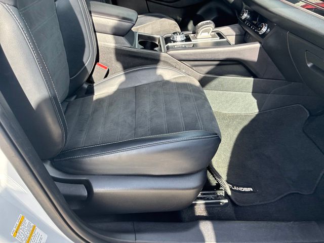 2024 Mitsubishi Outlander SE - 10