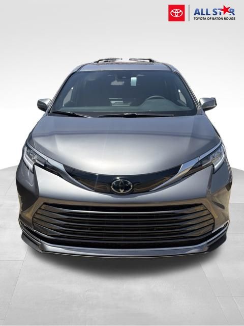 Heavy Metal 2026 Toyota Sienna Minivan Front-Wheel Drive Continuously Variable Transmission