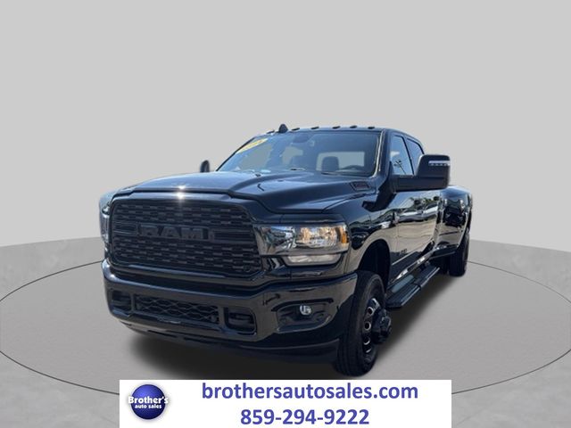 Diamond Black Crystal Pearlcoat 2024 RAM 3500 Pickup Truck Four-Wheel Drive 6-Speed Automatic