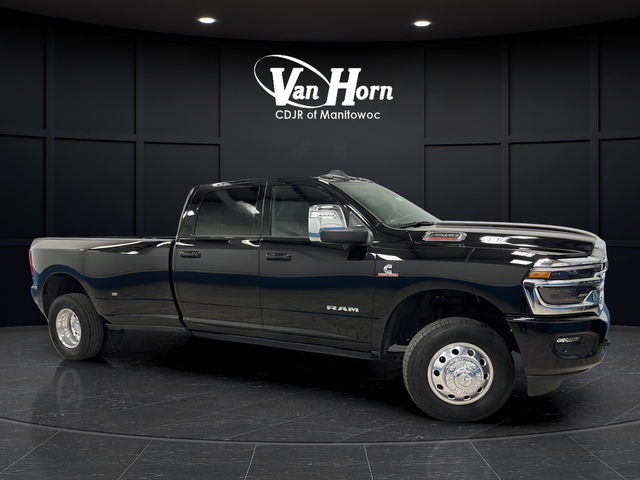 Diamond Black Crystal Pearlcoat 2025 RAM 3500 Laramie Crew Cab LB DRW 4WD Pickup Truck Four-Wheel Drive 8-Speed Automatic