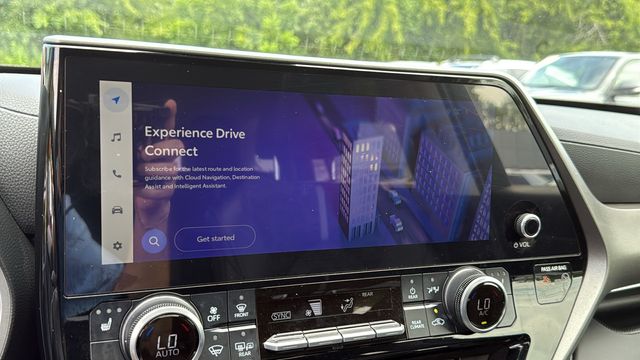 Used 2024 Toyota Highlander Hybrid SUV
