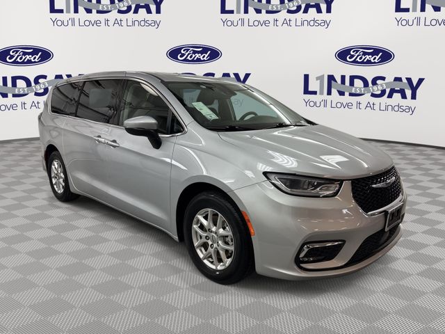 Silver Mist Clearcoat 2023 Chrysler Pacifica Touring L FWD Minivan Front-Wheel Drive 9-Speed Automatic