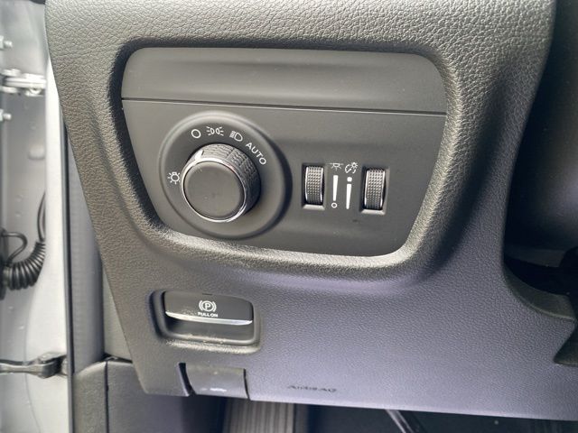 2026 Jeep Grand Cherokee Laredo - Pse exterior view 14