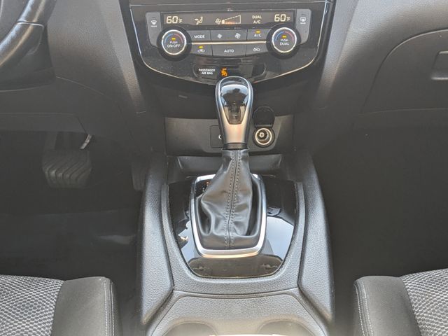 2021 Nissan Rogue Sport SV photo