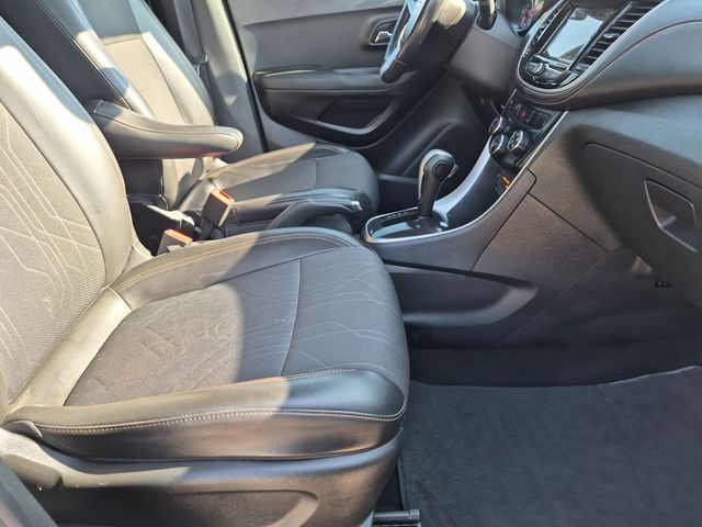 2019 Chevrolet Trax - Image 30