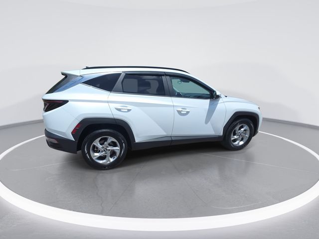 Used 2022 Quartz White Hyundai SEL image 9