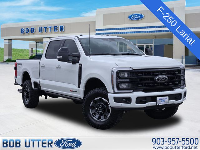 White Metallic 2024 Ford F-250 Super Duty Pickup Truck Four-Wheel Drive Automatic