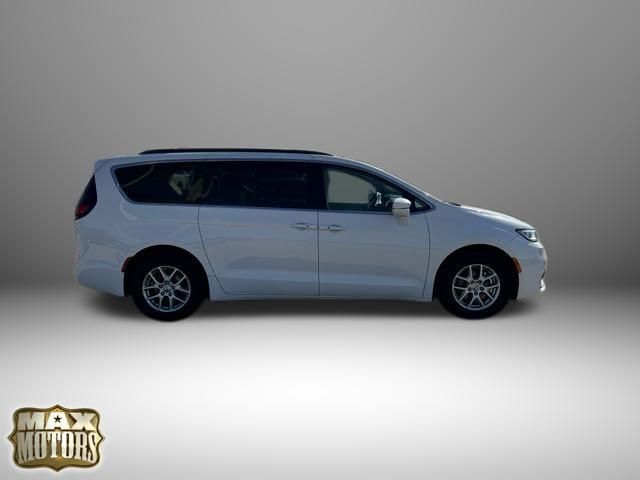 Used 2022 Chrysler Pacifica Touring L with VIN 2C4RC1BG5NR162329 for sale in Kansas City