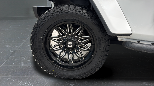 Used 2021 Bright White Clearcoat Jeep Unlimited Rubicon image 35