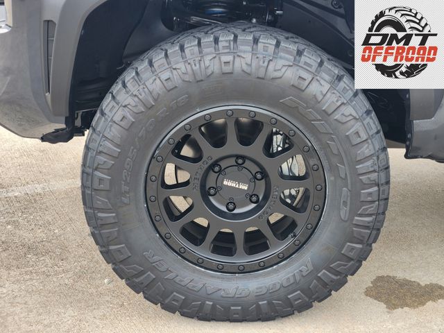 2025 Toyota Tacoma Hybrid TRD Off Road - 6