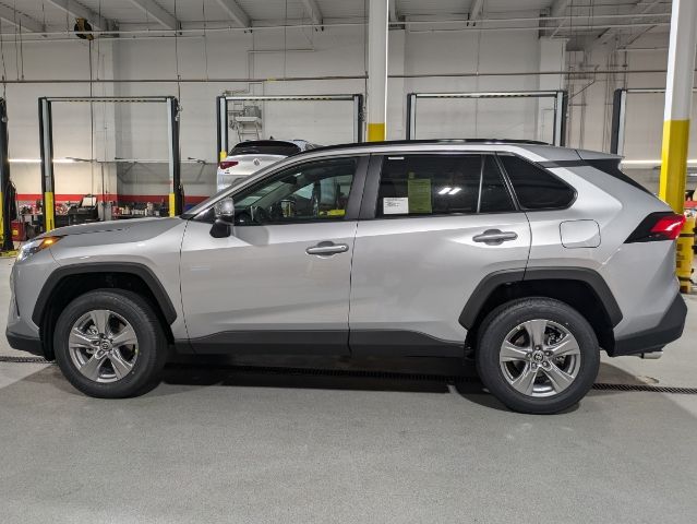 2024 Toyota RAV4 XLE 7