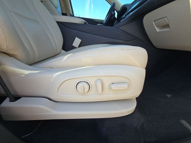 2022 Buick Enclave Essence:C02611