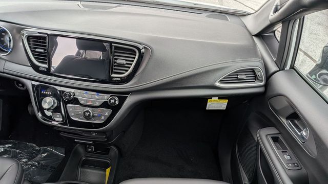 new 2026 Chrysler Pacifica car, priced at $42,445