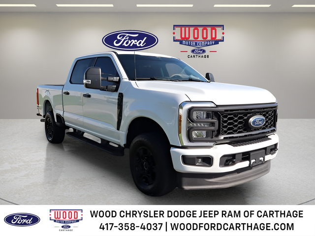 Oxford White 2026 Ford F-250 Super Duty XL Crew Cab 4WD Pickup Truck Four-Wheel Drive Automatic