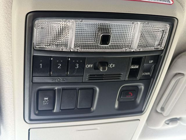 Used 2022  Toyota Limited image 31