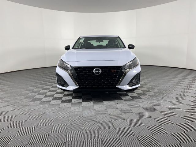 2025 Nissan Altima SR 3