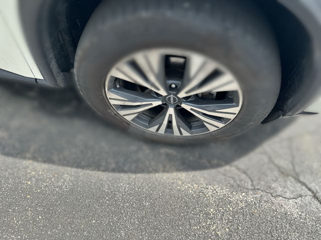 2023 Nissan Rogue SV - 11