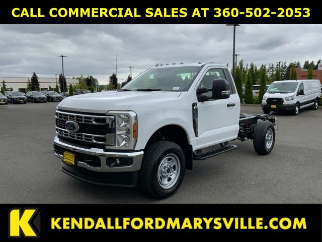 New 2025 Ford F-350SD XL 4WD 2D Standard Cab/Chassis