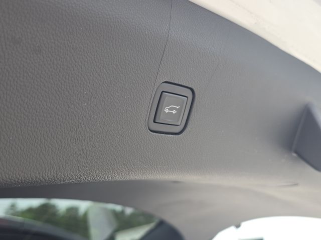 2023 Buick Enclave Essence:C02678