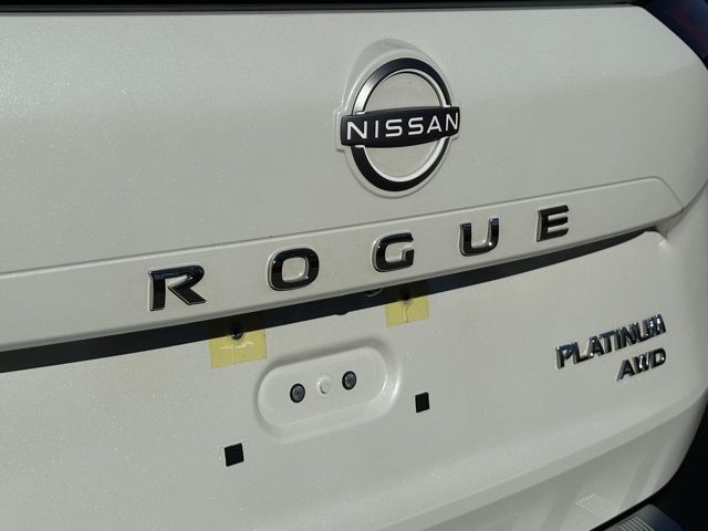 2023 Nissan Rogue Platinum 27