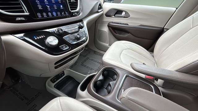 Used 2017 Gray Chrysler Touring L Plus image 14