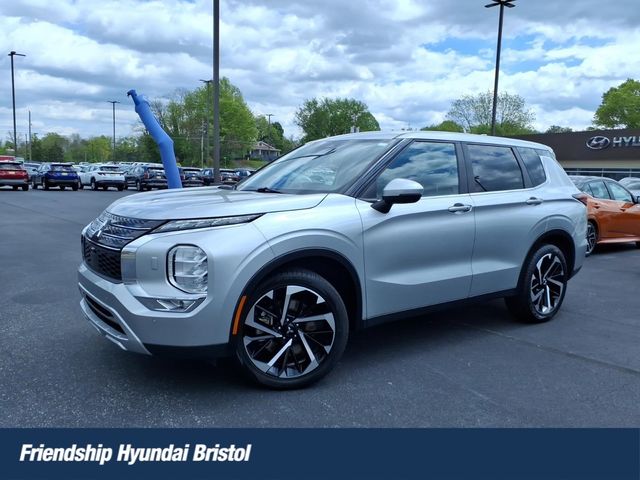 Alloy Silver Metallic 2024 Mitsubishi Outlander SE S-AWC SUV / Crossover All-Wheel Drive Continuously Variable Transmission