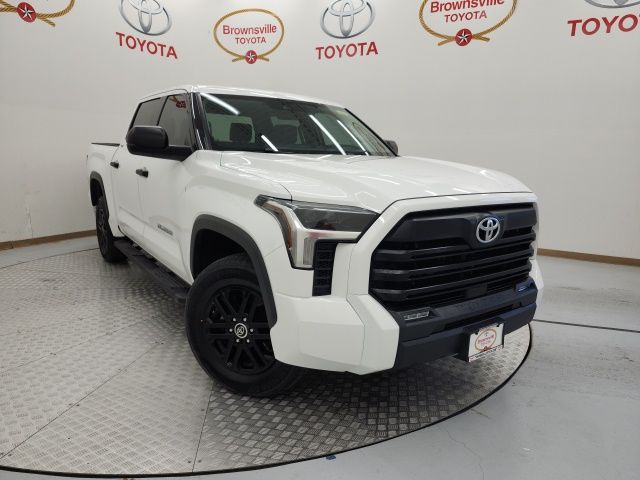 2022 Toyota Tundra SR5 CrewMax Cab 4WD