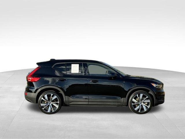 2022 Volvo XC40 Recharge Pure Electric P8 Plus 6