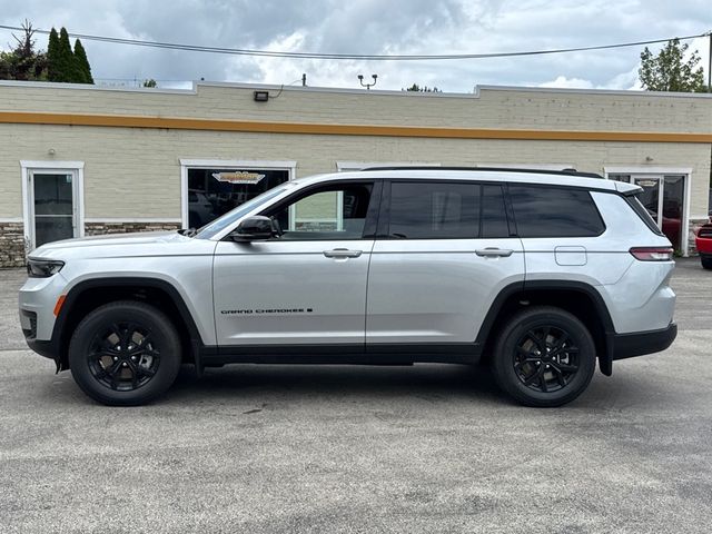 New 2025 Silver Jeep Altitude X image 4