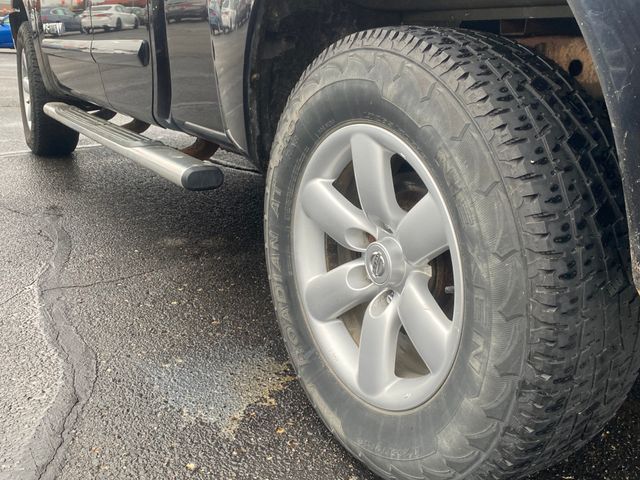 2011 Nissan Titan SV 14