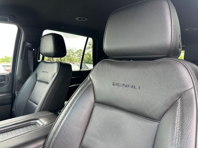 2023 GMC Yukon Denali photo