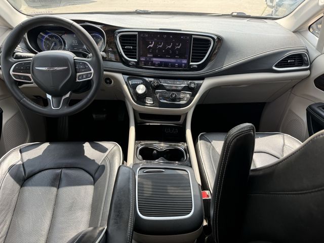 2023 Chrysler Pacifica Limited Gray at Durrett Motor Company