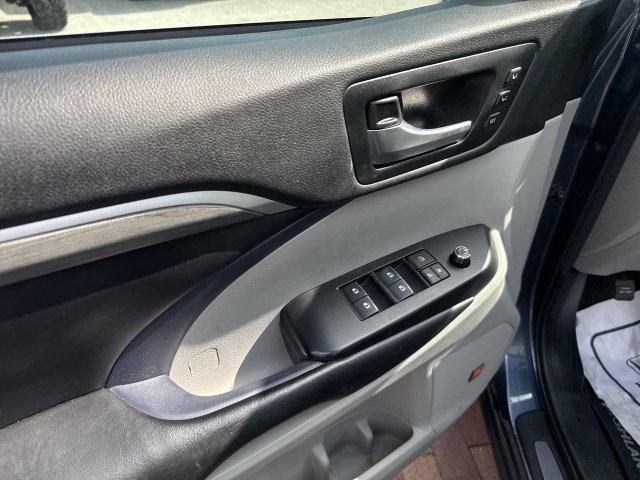 Used 2018 Toyota Highlander Hybrid SUV