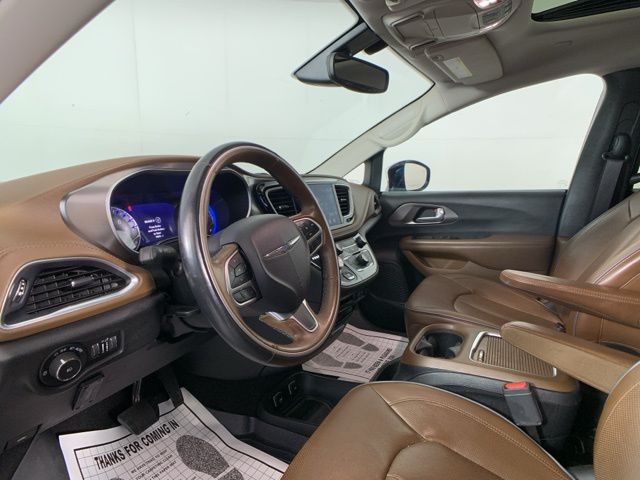 2017 Chrysler Pacifica Limited 13