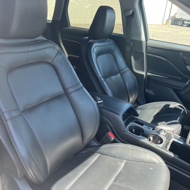 Used 2022 White Lincoln Standard image 6