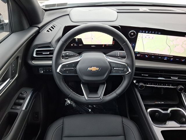 used 2025 Chevrolet Traverse car, priced at $40,550