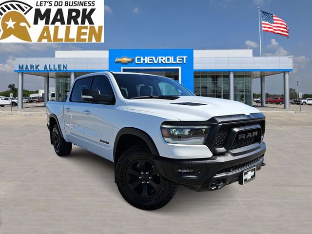 Bright White Clearcoat 2022 RAM 1500 Pickup Truck Four-Wheel Drive 8-Speed Automatic
